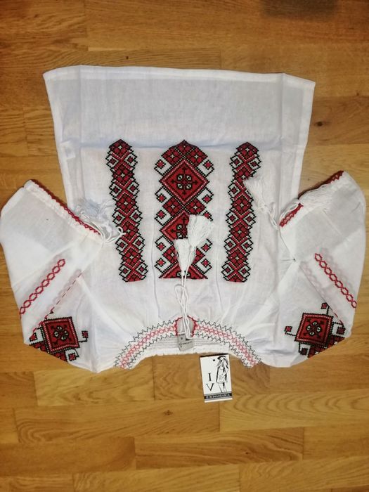 Ie motive tradiționale fetite de la 1 la 16 ani