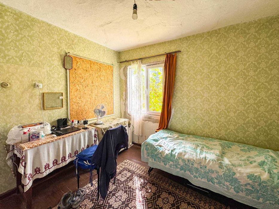 Двуетажна къща с двор в село Суходол, община Средец, област Бургас