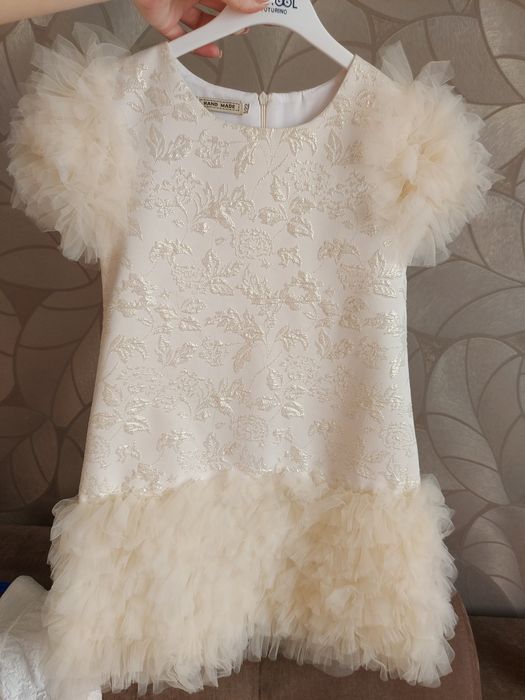 Продам нарядное платье