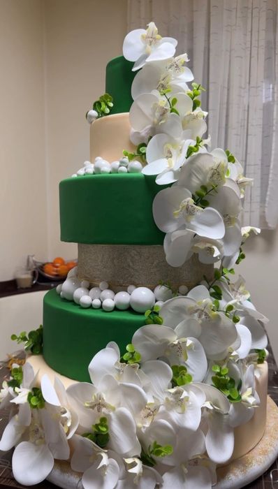 Închiriez machetă tort pentru evenimente