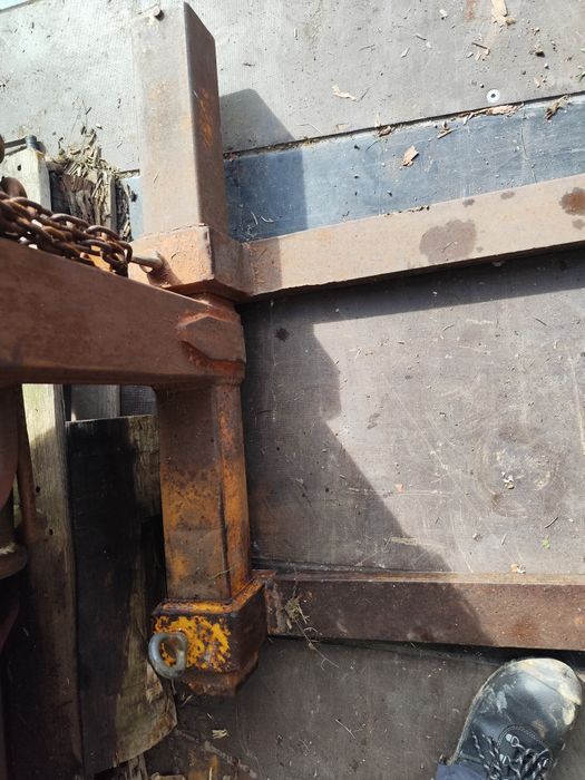 Furcă macara extensibilă 2500kg