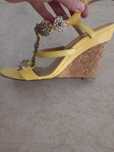 Sandale galbene chanel