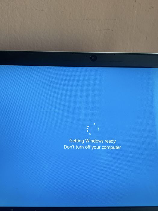 Hp envy 13• Procesor i7-6500u• Display 3K • 8gb ram• SSD