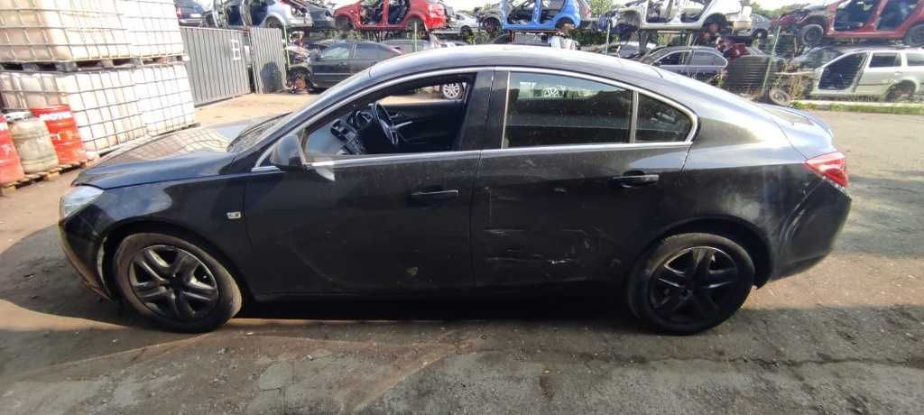 Dezmembrez Opel Insignia an 2010 2.0 diesel cod A20DTH