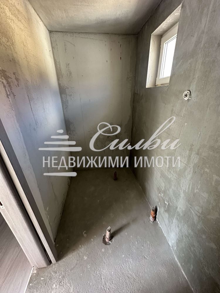 Продава се Двустаен апартамент в Търговище, Център - 63 кв.м за 1174 €/кв.м - Снимка #4