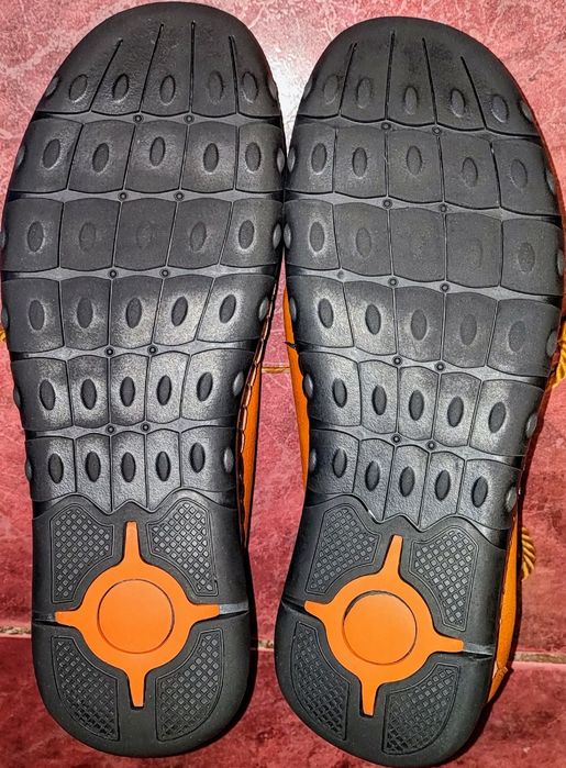 Ghete din piele naturală și talpă 100% cauciuc