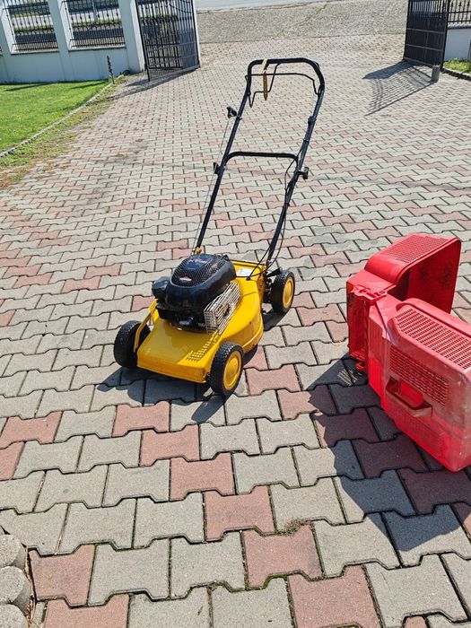 Cositoare gazon cu propulsie