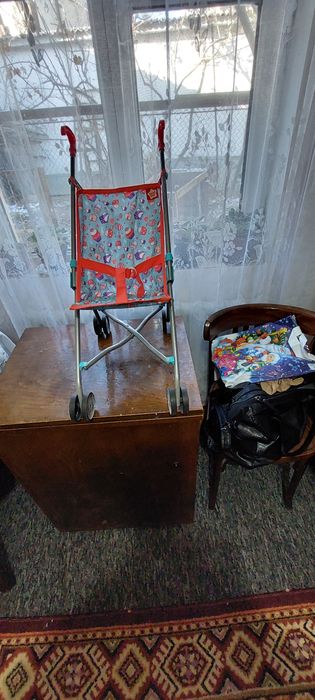 Продаю детскую игрушочную коляску