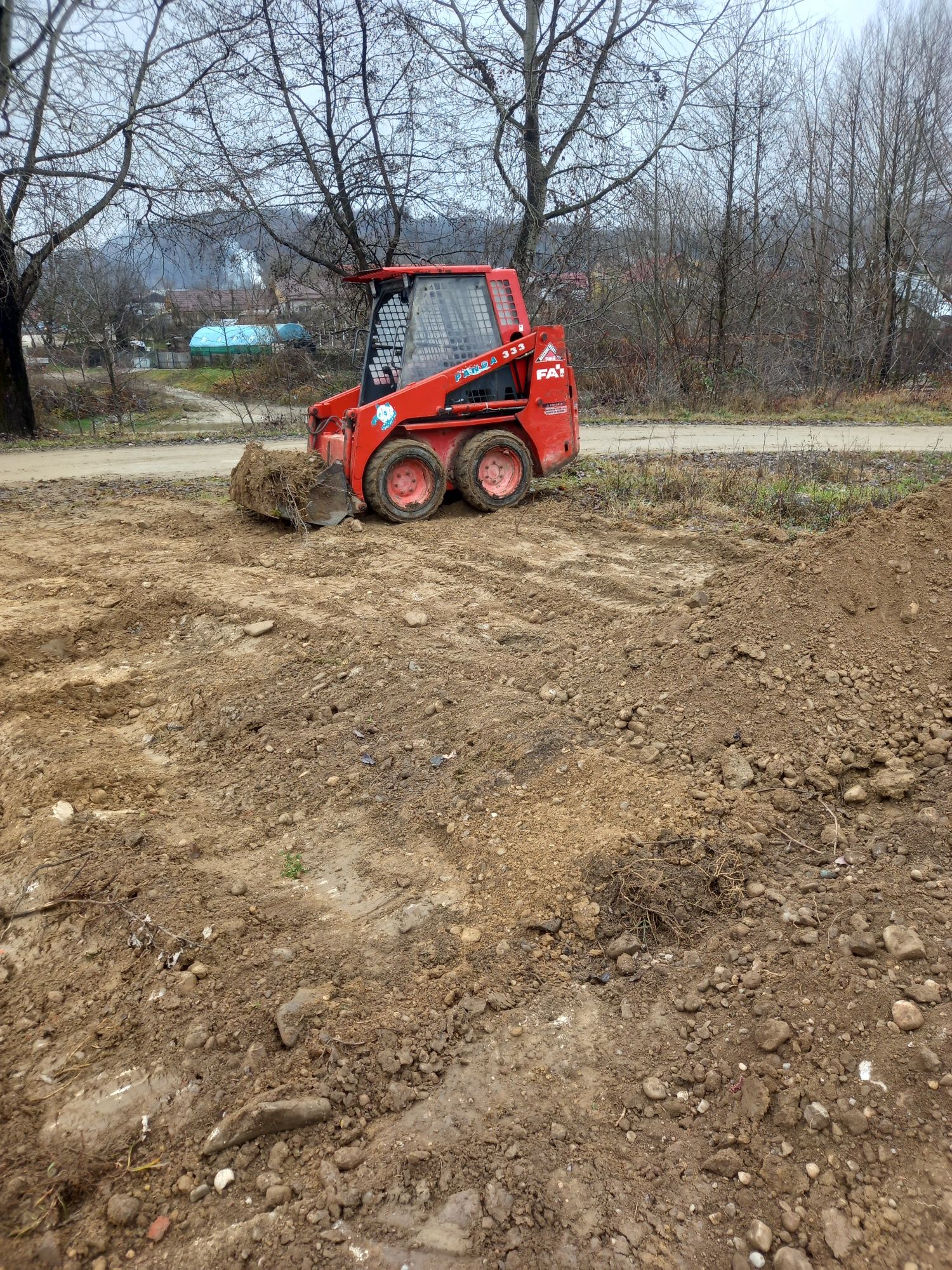 Miniexcavtor și bobcat de inchiriat