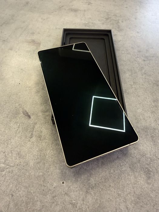 Samsung S25 Ultra 12RAM 1TB Б-106575