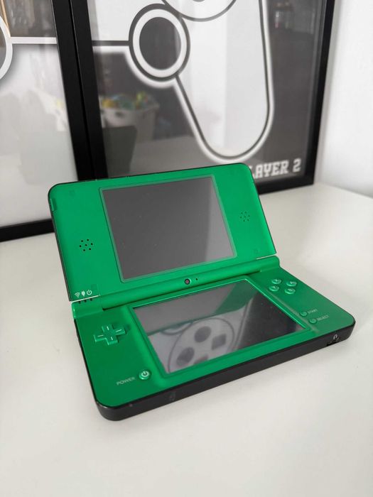 Nintendo DSi XL - Verde - Modat