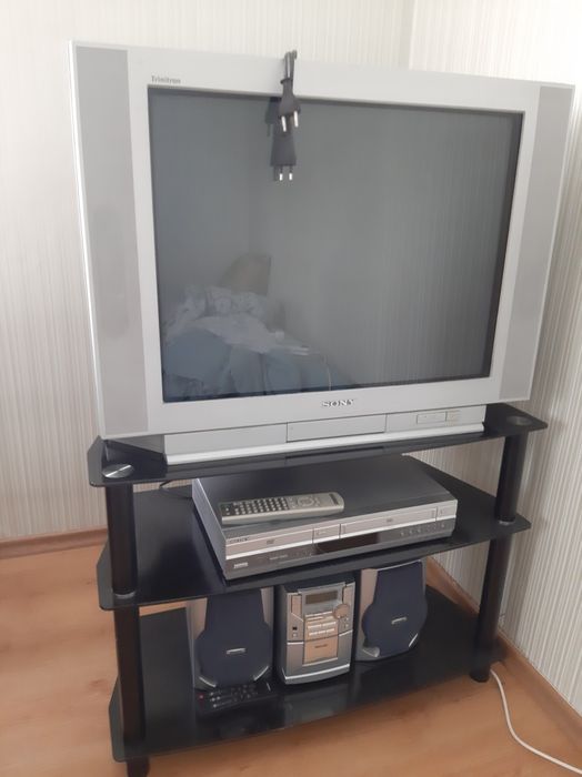 Sony-Sony-Philips и тумба