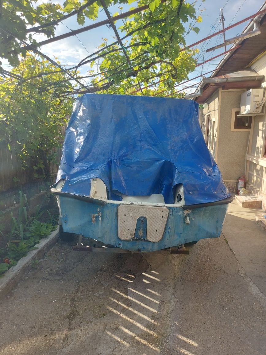 Vând ambarcațiune 4m