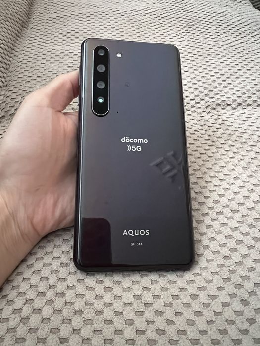 Sharp Aquos R5G Docomo