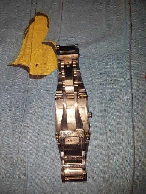 vand ceasuri diferite marci festina 200 lei