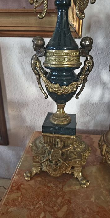 Красива гарнитура, часовник с два свещника