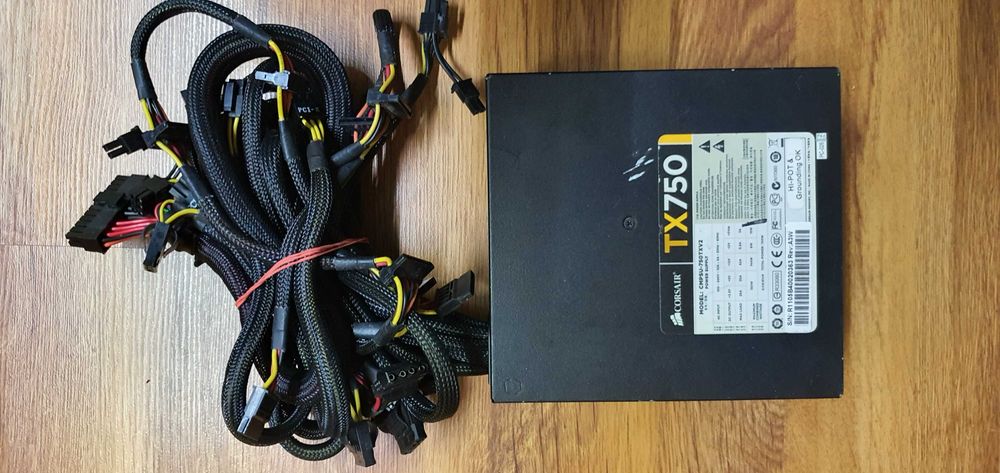 Sursa Corsair TX 750