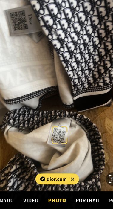 ОРИГИНАЛЕН  мъжки комплект Christian Dior, размер L, черен.