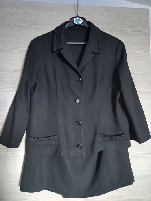 Costum in, și rochie brodata in.