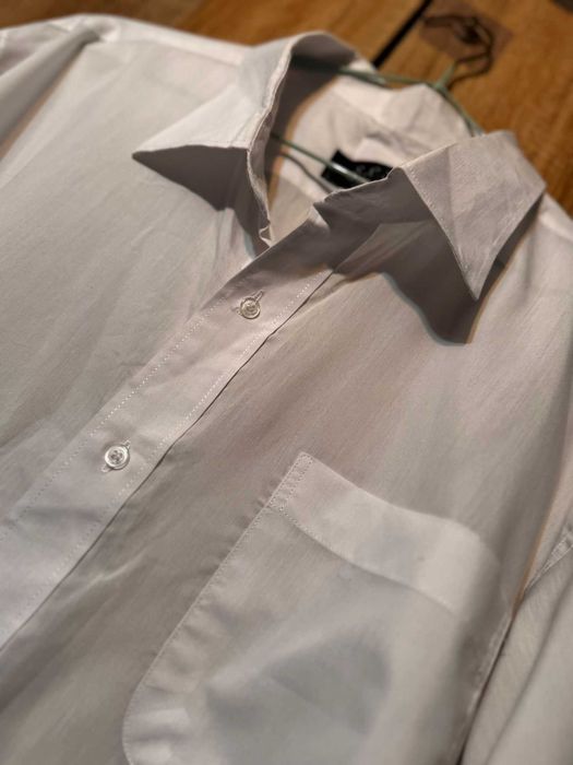 Cămașă albă – clasică & confortabilă