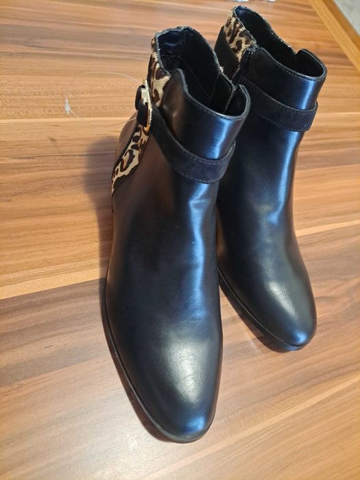 Нови дамски боти размер 36