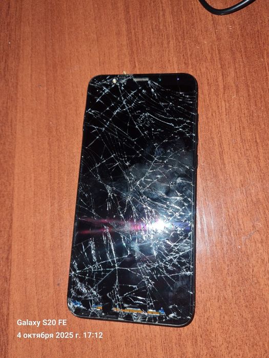 Продаю redmi 5 plus  на запчасти