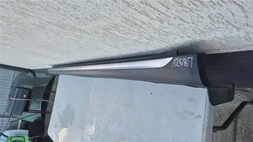 Prag Ornament prag stanga Kia X-Ceed Xceed an 2018 2018 2019 2020 2021 2022 cod 87753-J7CAO , 87753J7CAO