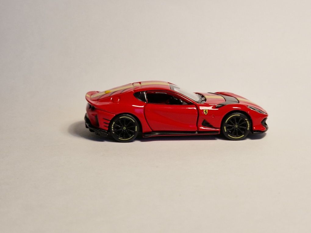 Burago masinuta Ferrari 812