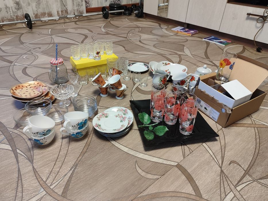 Посуда много разная