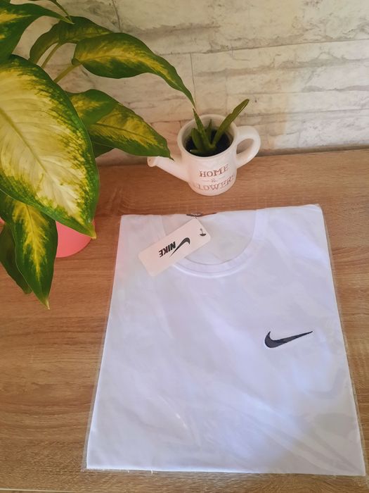 Tricouri Nike,alb și gri