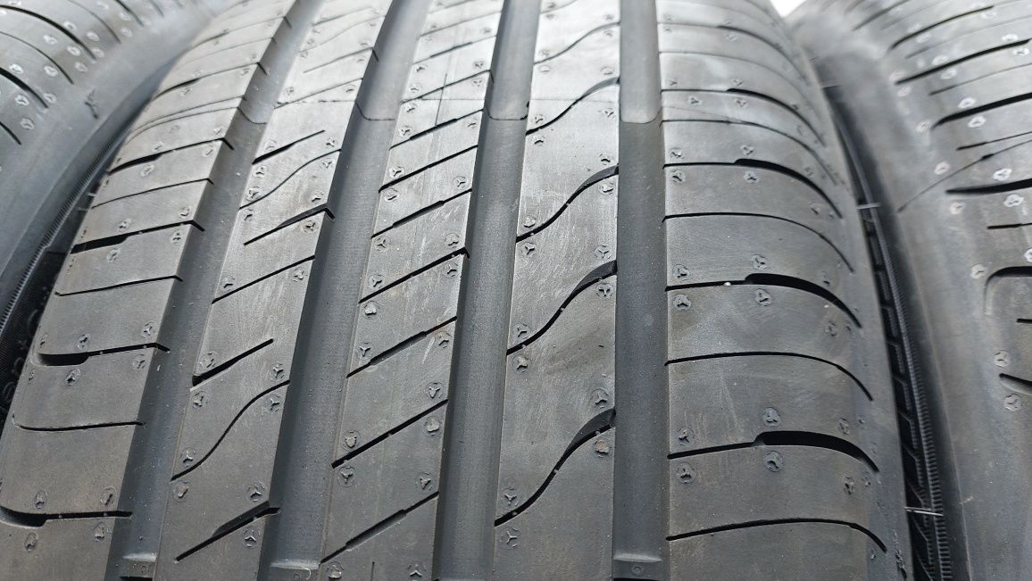 Нови летни гуми 215/55/17 Goodyear Efficient Grip performance 4 броя