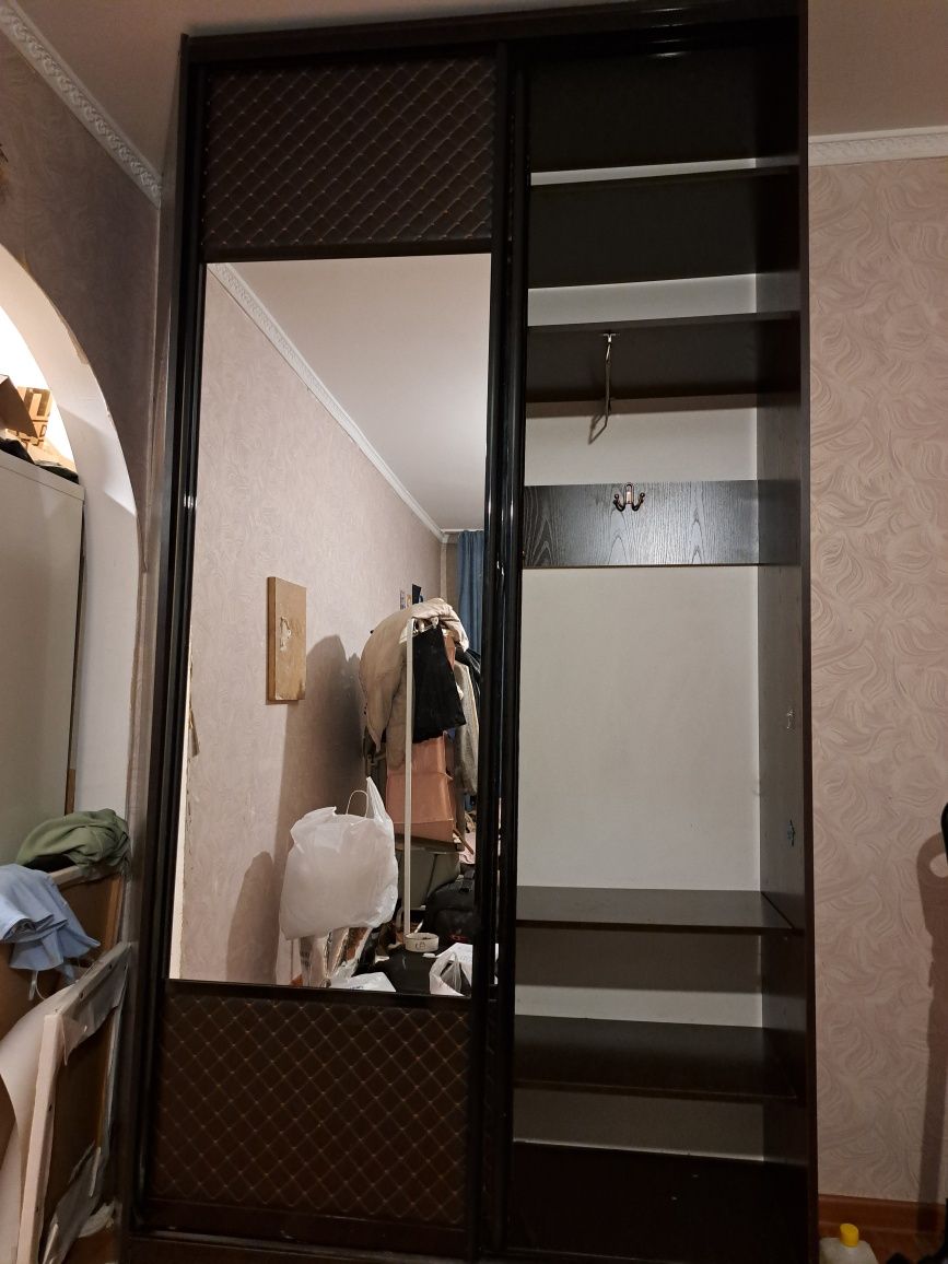 Шкаф купе ,шифоньер в хорошем состоянии