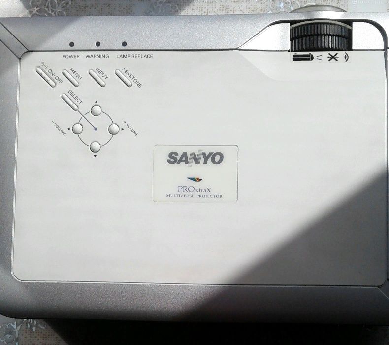 Продам или меняю Sanyo мультимедийный видеопроектор PLC-XU76 (лучше TV