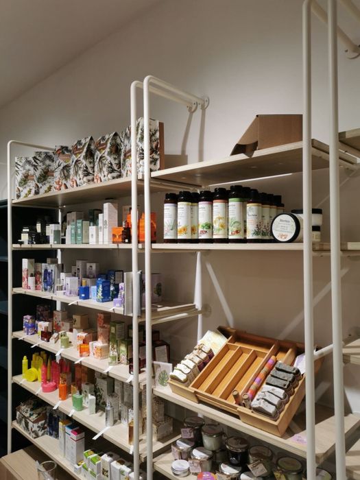 Рафтове и шакафове за магазин