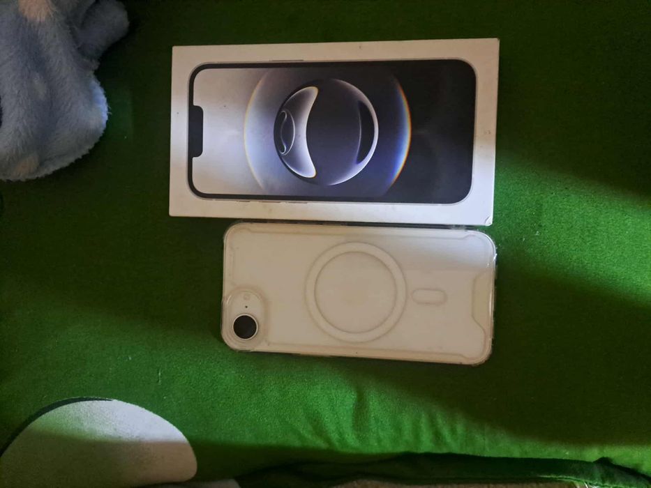 Vand iphone 16e  128gb