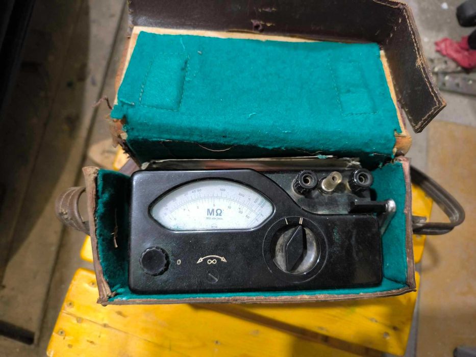 Уред за измерване на изолационно съпротивление