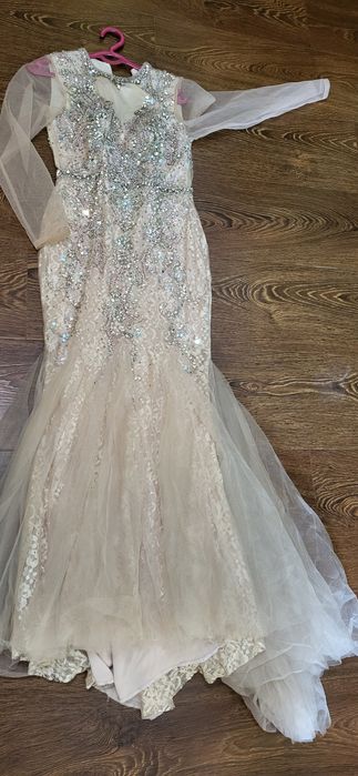 Платья по 200000 тысяч сум