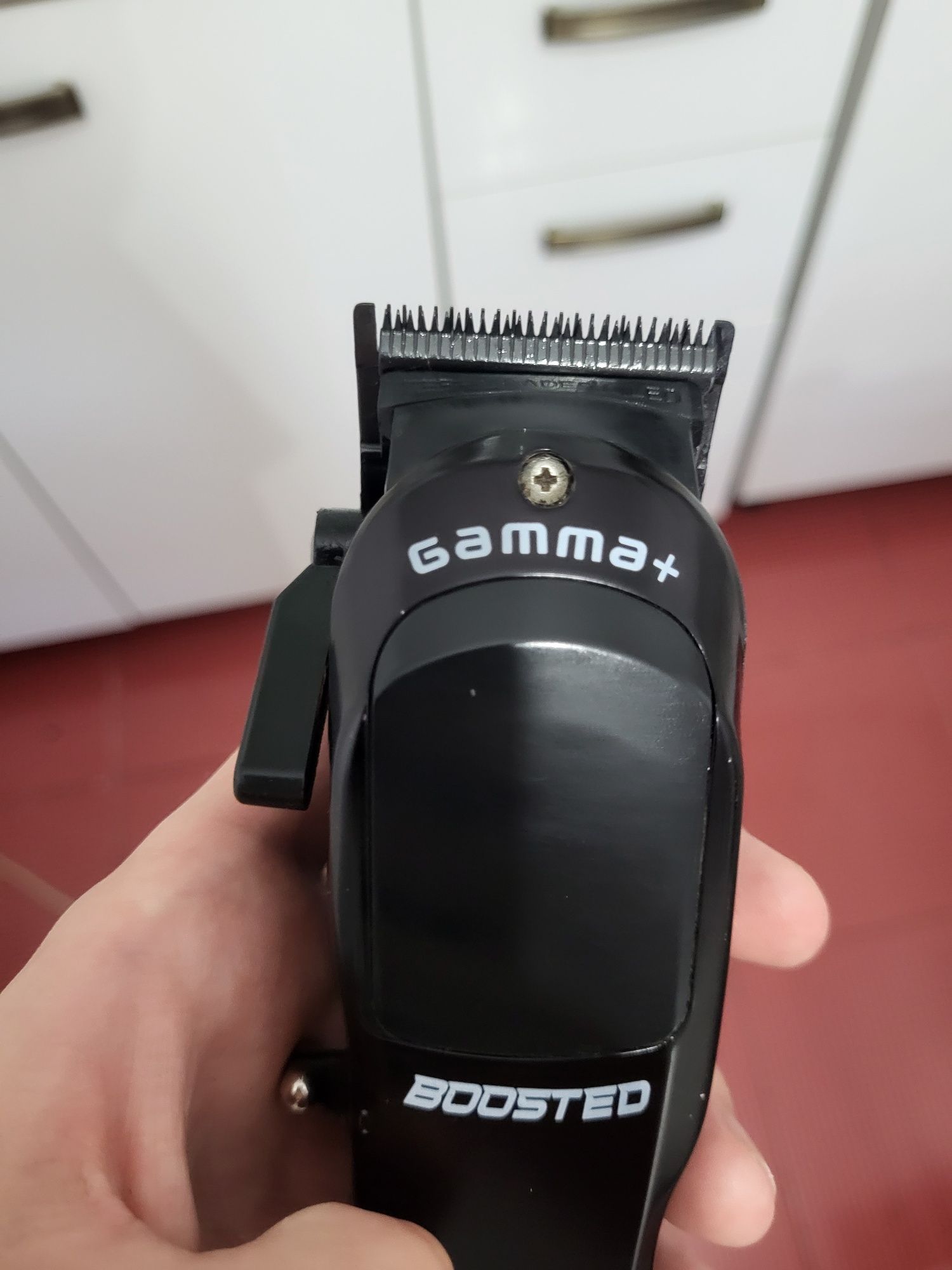 Masina de tuns gamma boosted întreținută