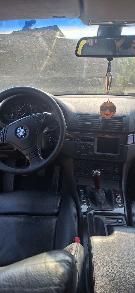 BMW E46 320 D   .