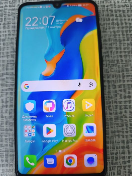 Продам телефон Huawei P 30 lite.