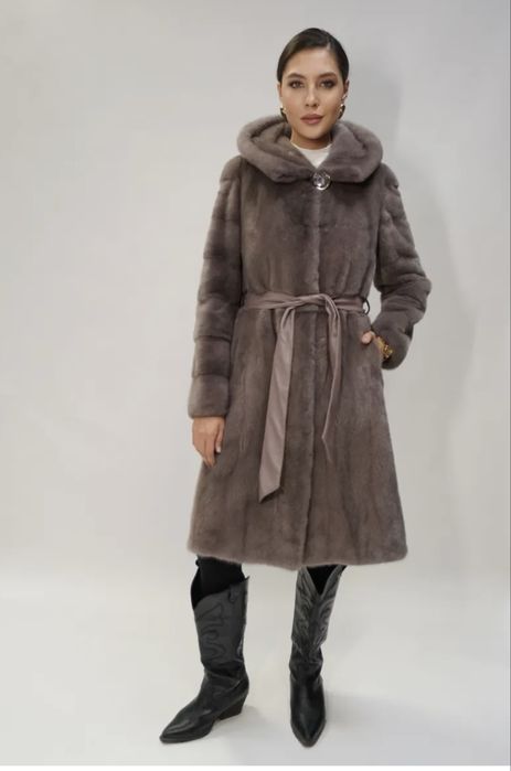 Продам НОВУЮ норковую шубу Канадский мех, 44-46,-110см, Греция