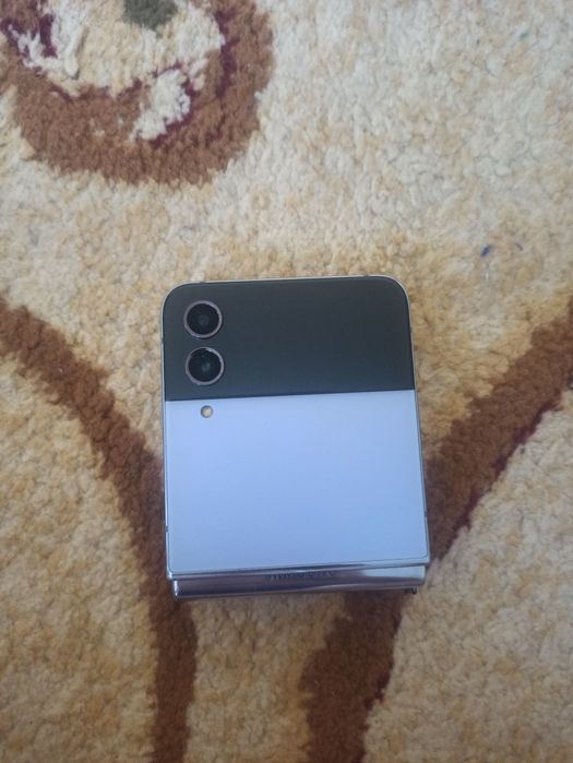 Продаётся z flip 3