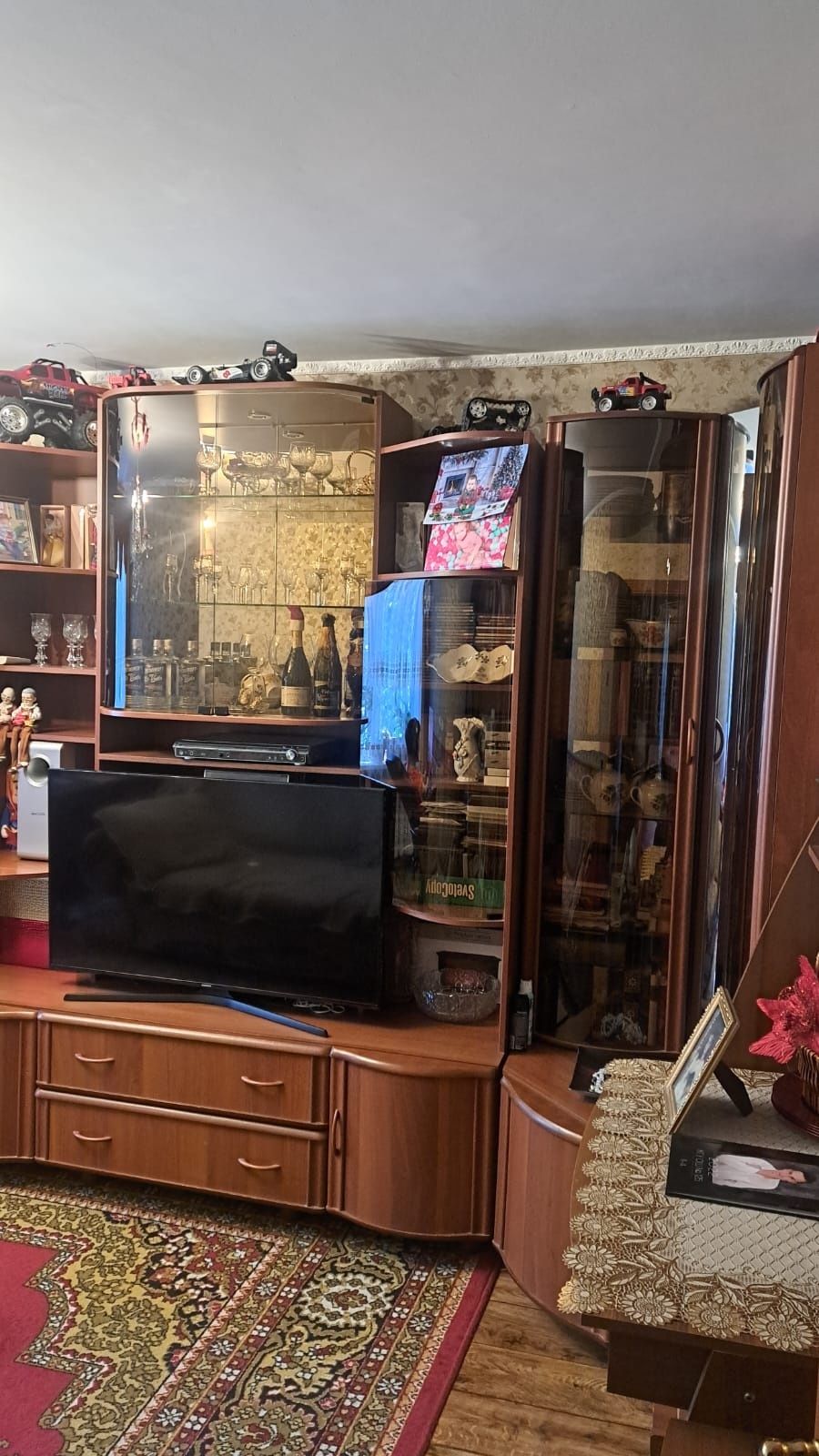 Продаём горку для гостиной