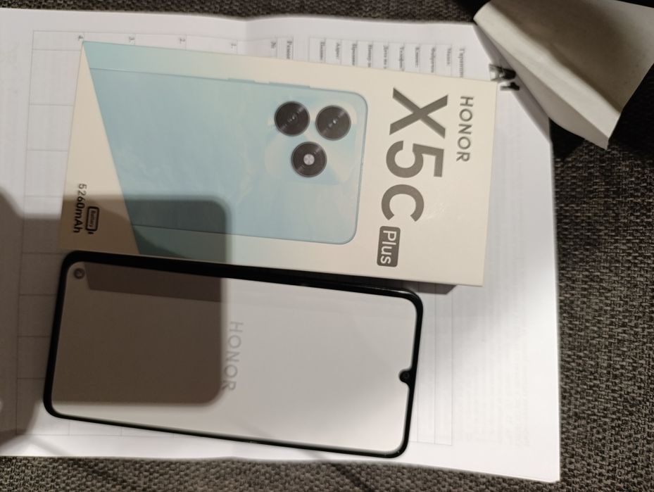Чисто нов,не разпечатан!Honor X5c plus   Черен,две години гаранция!