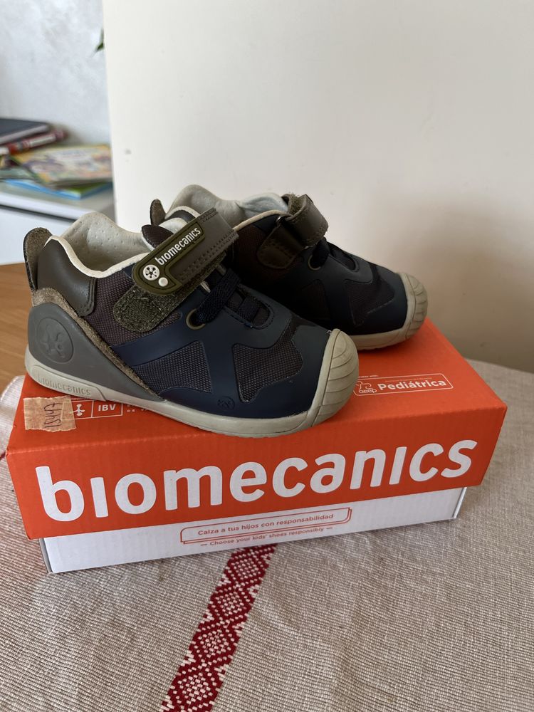 Обувки Biomecanics, размер 22