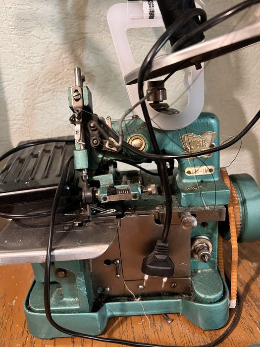 Продам оверлок