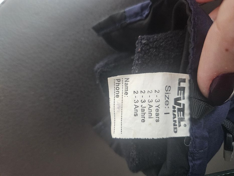 Космонавче за 18 месеца момиче и ръкавички