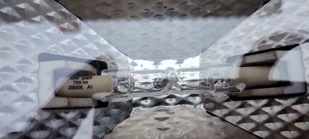 Vând reflector cu halogen