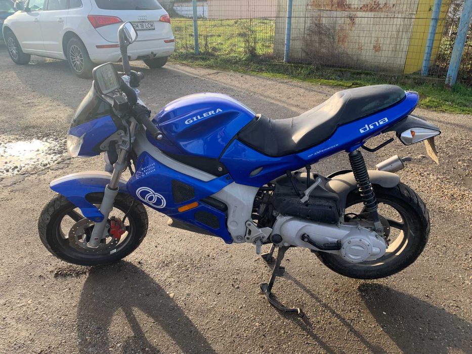 Vând motocicletă Gilera DNA 50cc