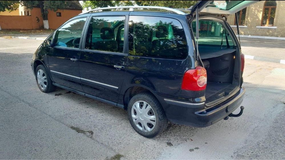 Vând urgent VW SHARAN 2.0 TDI